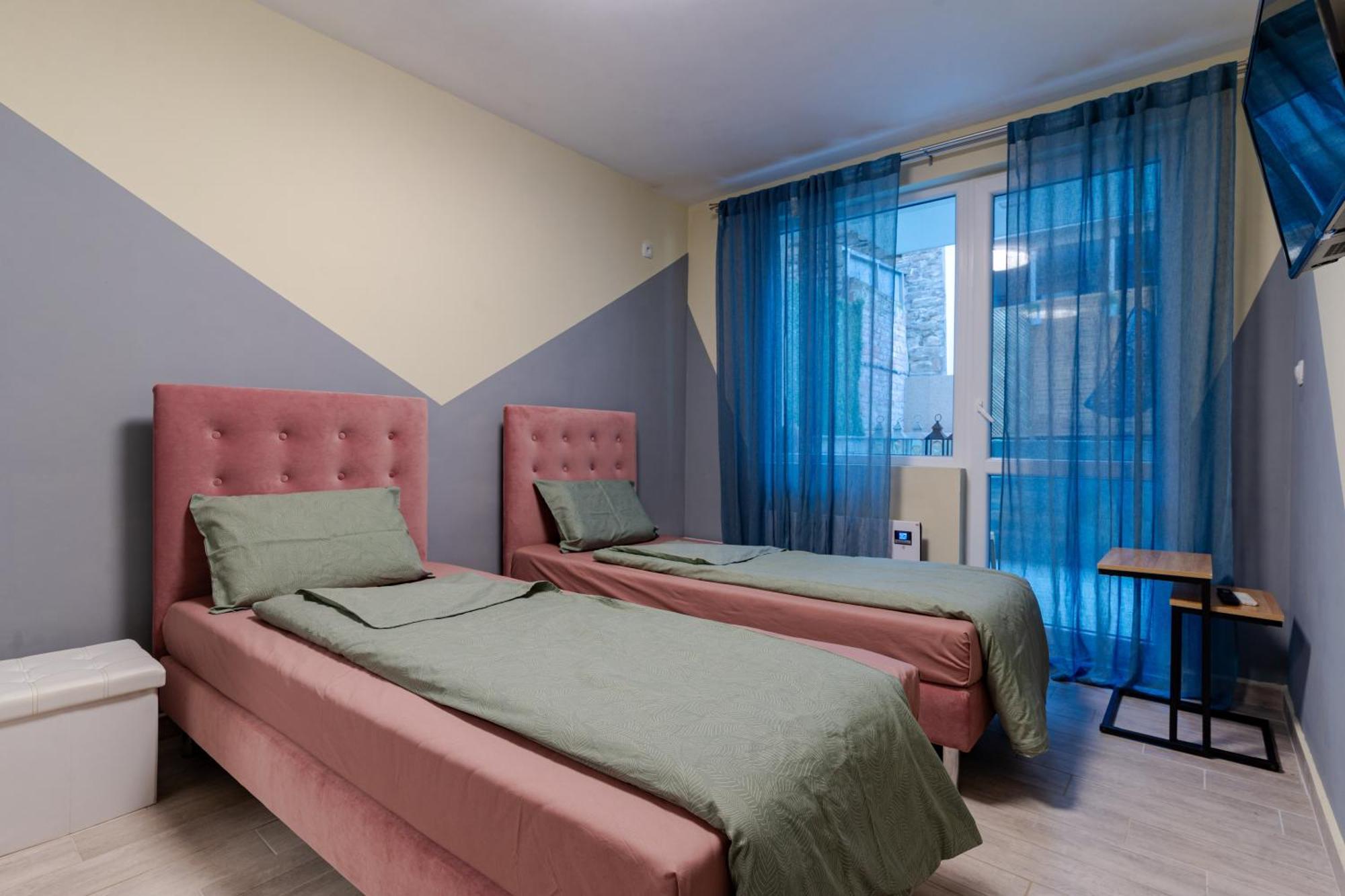 Mirela Guest Apartment Veliko Tarnovo Extérieur photo